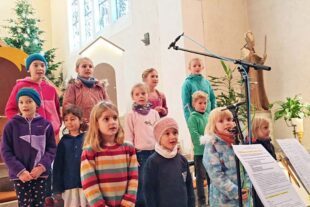 2025-12-30-BI-Wiebke Fix-Krippenspielfeier-2025 Krippenspiel-KIKIBI