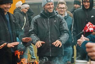 2025-12-30-Berghaupten-Olivia Junker- Eisbaden DSC05858