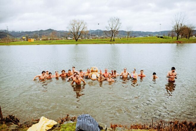 Benefiz-Eisbaden für »Bärenkind« Ben Armbruster