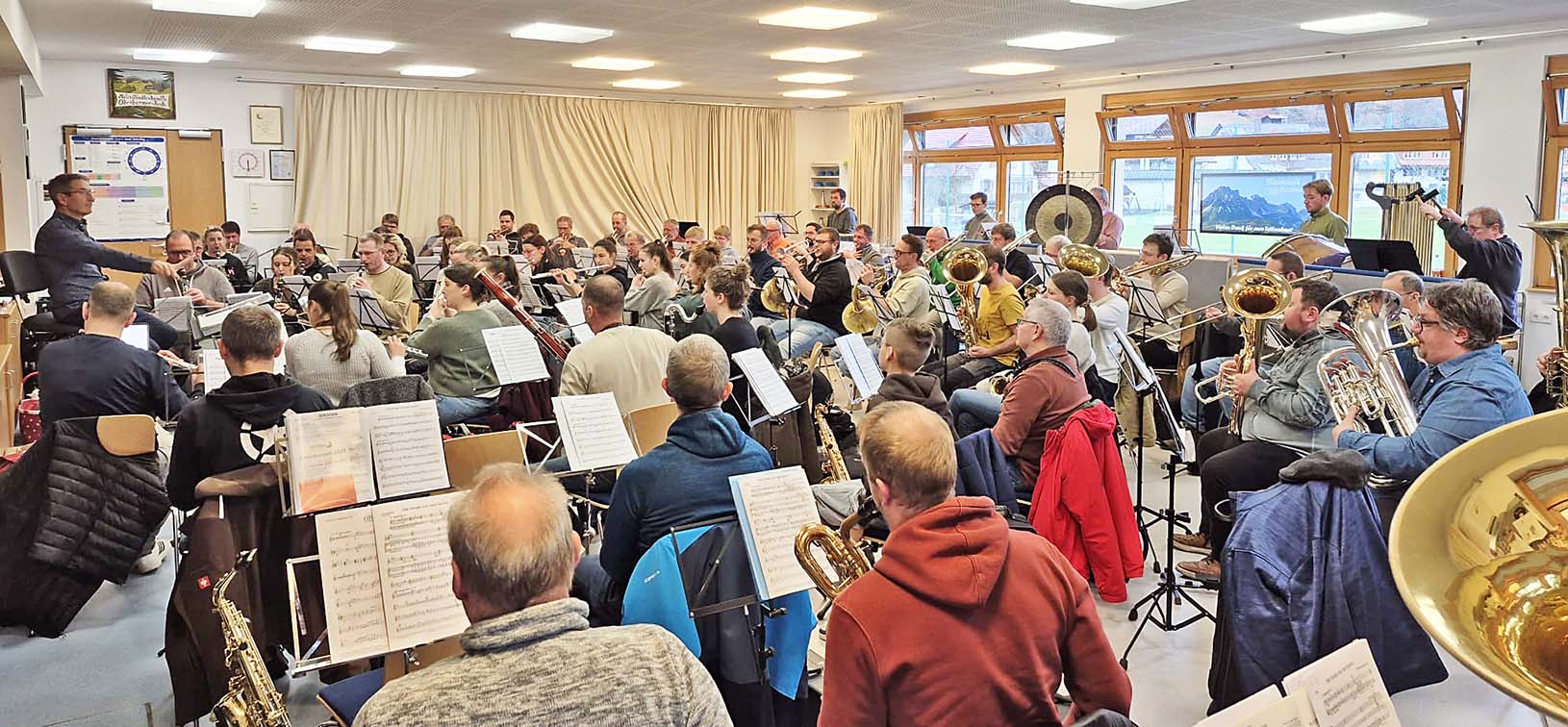 2025-12-5-OH-Carina Mark- Jahreskonzert Miliz und trachtenkapelle Probenwochenende image0