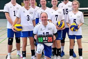 Oldstars gewinnen ihre Vorrundenspiele in Kork 2025-12-8-ZE-sp-TV Zell Volley Oldstars image0