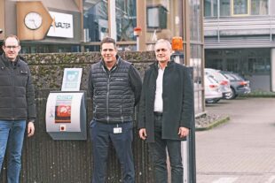 Lebensretter an Tor 1 2025-1-9-ZE-vo- Prototyp AED XT4V5447-2