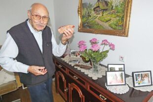 2026-1-12-ZE-bia-und-Heinz Wälde mit Reiseandenken.JPG