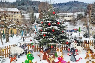 2026-1-16-NO-Touristen-Information-Nordi liest seinen Freunden die Weihnachtsgeschichte vor