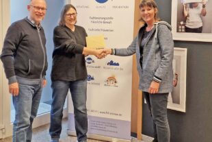 2026-1-26-OG-Blasorchester Offenburg-Benefizkonzerte Erwachsene-EBO_Spendenübergabe2©B.Muenchbach