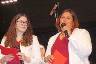 2026-1-5-OH-bia-Neujahrskonzert-und-Moderatorenduo