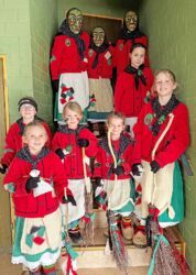 Närrisches Spektakel beim fröhlichen Kinderball der Eckwaldhexen