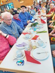 Zeller Seniorenfasend zeigt sich fidel, schwungvoll und bunt