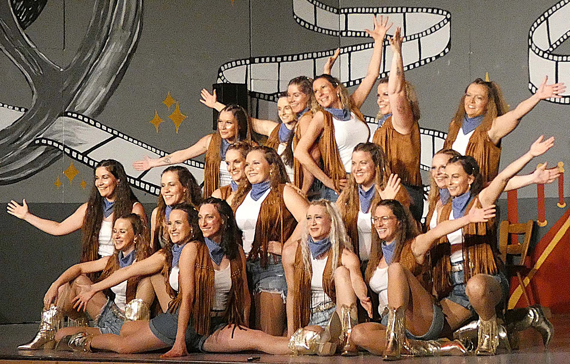 2026-2-2-BI-bia-Hexenball-und-Frauenballett Schlussbild b