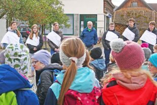2026-2-25-ZE-UE-Martin Huber-Peterlestag-02 Ortsvorsteher-Stellvertreter Armin Reber hat im Namen der Ortsverwaltun...ünscht