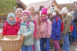 2026-2-25-ZE-UE-Martin Huber-Peterlestag-03 Die Körbe für die eingesammelten Gaben