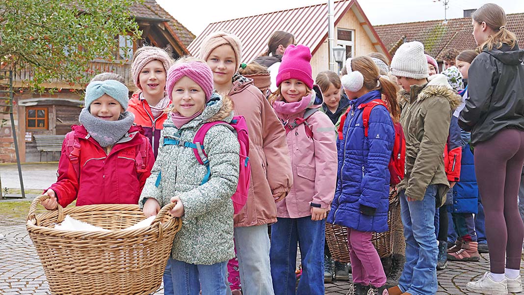 2026-2-25-ZE-UE-Martin Huber-Peterlestag-03 Die Körbe für die eingesammelten Gaben