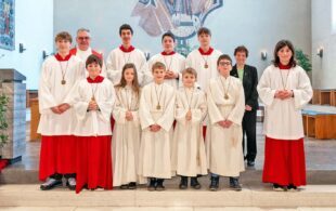 Feierlicher Start in den Altardienst beim Blasiusfest