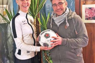 Ein Highlight für den Frauenfußball 2026-3-20-ZE-Verein-ZFV-Ballspende Damen-image002