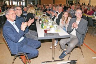 Seniorinnen und Senioren vom Nachmittag begeistert 2026-3-23-ZE-dp-Seniorennachmittag-Prominenz