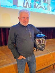 Mit dem Motorrad durch die Eiswüste