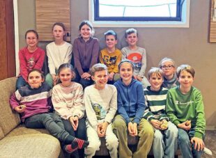 Kommunionkinder backen Brot und sammeln Spenden