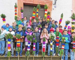 Kinder tragen die Botschaft weiter