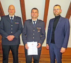 Feuerwehr spricht Beförderungen aus