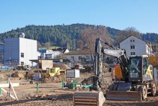 2026-3-6-ZE-bia-Lebenshilfe Spatenstich-und-Baugelände Blick Richtung Prototyp