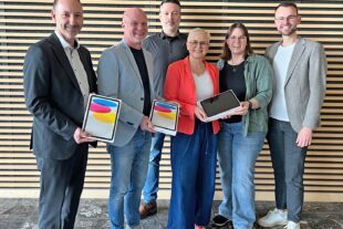 Spende für den digitalen Unterricht 2026-3-9-BI-privat Volksbank Spende Grundschule IMG_0858