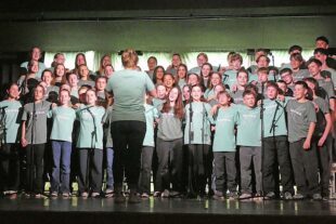 2026-4-10-OH-bia-Adonia-und-Chor 5