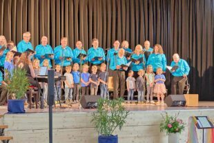 „Chor für Alle“ lädt ein zum Frühjahrskonzert 2026-4-15-BI-Gerhard Große-Chor für Alle - Liederkranz Biberach e.V.-A1_Konzert_C4A_236_red