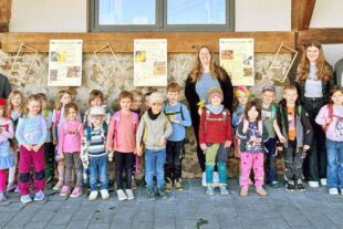 2026-4-17-ZE-Kiga Wirbelwind-Ausflug Bienen Martin