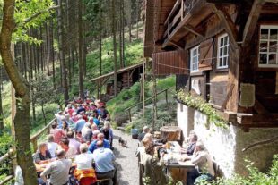 2026-4-22-Schwaibach- von 2024-4-15-Schwaibach-Berg- und Wanderfreunde Schwaibach-1. Mai-Fest-1. Mai Bild OT