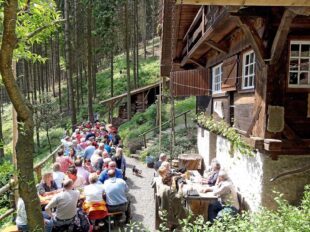 Mai-Fest bei der Bergler-Hütte