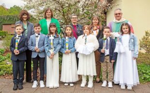 Vier Mädchen und drei Jungen feierten ihre Heilige Erstkommunion