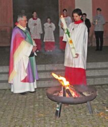 Osterlicht erhellt die Pfarrkirche