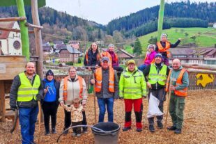 Kleintierzüchter holten den Unrat aus der Nordrach 2026-4-8-NO-Kleintierzüchter-Bärbel Lehmann-Kreis-Putzete-WhatsApp Image 2026-03-28 at 12.44.39