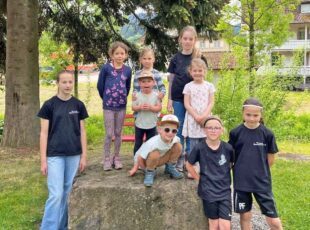 Hexenkinder gingen auf die Suche nach dem Osterhasen