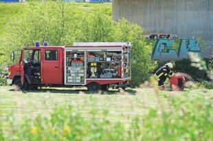 Feuerwehr probt Großeinsatz bei der Zimmerei Ringwald
