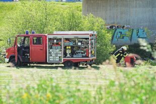 Feuerwehr probt Großeinsatz bei der Zimmerei Ringwald 2026-5-15-BI-vo- Feuerwehrübung Ringwald DSCF3324