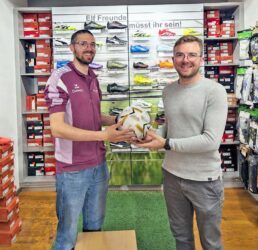 Sport Sandhas spendet den FVU-Spielball