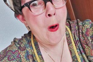 Ein Dorf feiert Gemeinschaft 2026-5-6-NO-Touristen-Info-Nordracher Frühlingsfest-Wilde Elfriede in Aktion