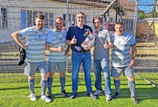Erfolgreicher Einzug ins Halbfinale mit den neuen Trikots