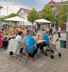 Ausflügler und Radfahrer machten Halt in der Biberacher Ortsmitte