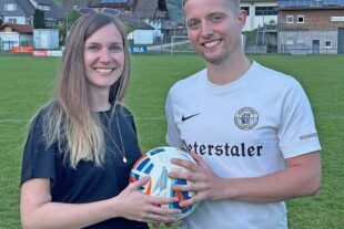 Gelungener SVO-Heimabschluss 2026-6-10-OH-Steffen Till-SVO-Ballspende_Jasmin_Jan_Hug
