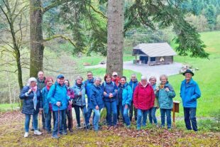 Dienstagswanderer erkunden den Wald am Herrenholz 2026-6-2-ZE-SWV-Dienstagswanderer-Herrenholz UH-20260414_142803